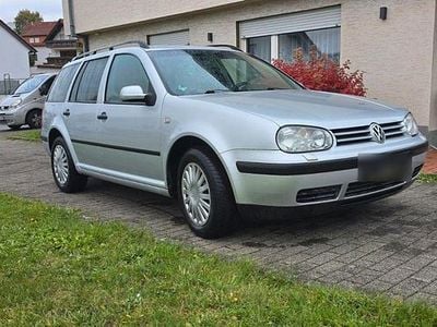 Second-hand VW Golf IV Basis 105 CP (77 kW) 2002 Argintiu Break