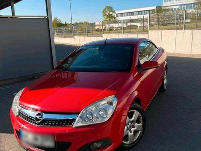 Usata Opel Astra Cabriolet 140 CV (102 kW) 2010 Rosso Cabrio