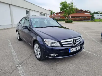 Usata Mercedes C300 Avantgarde 231 CV (169 kW) 2010 Blu Berlina