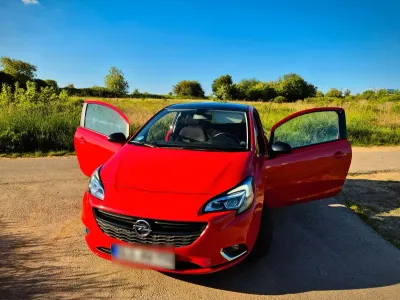 Gebraucht Opel Corsa Color Edition 101 PS (74 kW) 2015 Rot Kleinwagen