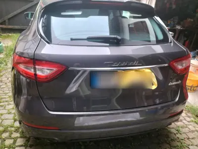 Gebraucht Maserati Levante 275 PS (202 kW) 2016 Grau SUV