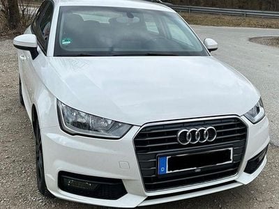 Gebraucht Audi A1 Sportback Ambiente 116 PS (85 kW) 2016 Weiß Kleinwagen