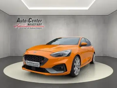 Gebraucht Ford Focus ST 190 PS (139 kW) 2019 Orange Limousine