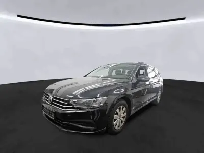Gebraucht VW Passat Basis 122 PS (89 kW) 2021 Deep black Kombi
