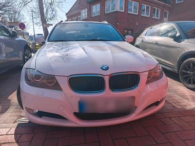 Gebraucht BMW 320 186 PS (136 kW) 2011 Weiß Kombi