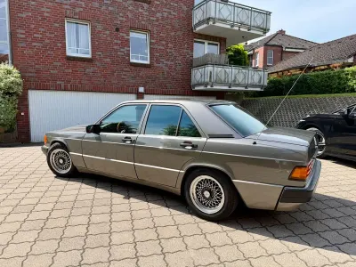 Gebraucht Mercedes 190 122 PS (89 kW) 1991 Grau Limousine