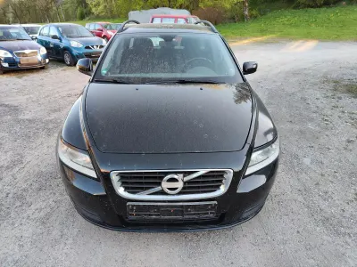 Używany Volvo V50 114 KM (83 kW) 2010 Czarny Kombi