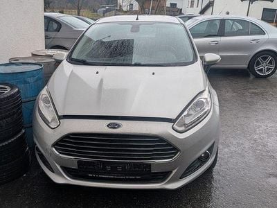Gebraucht Ford Fiesta SYNC Edition 101 PS (74 kW) 2015 Silber Kleinwagen