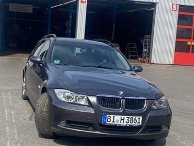 Gebraucht BMW 320 177 PS (130 kW) 2007 Grau Kombi