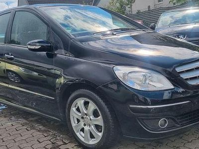 Mercedes B180