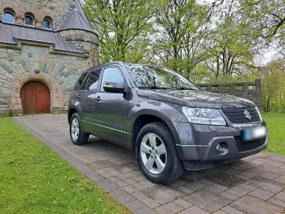 Second-hand Suzuki Grand Vitara 129 CP (94 kW) 2011 Gri SUV