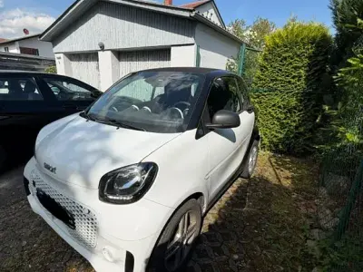 Używany Smart ForTwo Electric Drive 60 kW (82 KM) 2020 Biały Coupe