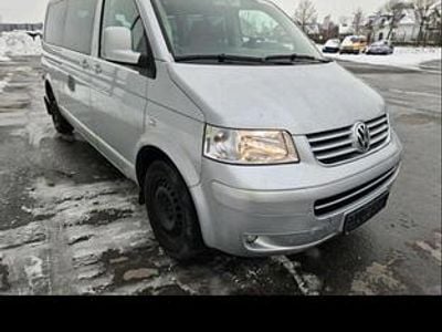 Gebraucht VW Caravelle 131 PS (96 kW) 2005 Silber Van / Kleinbus
