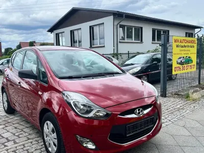 Gebraucht Hyundai ix20 90 PS (66 kW) 2011 Rot Kleinwagen