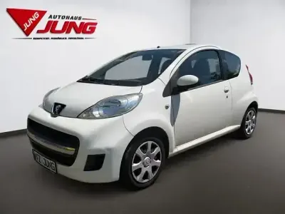 Gebraucht Peugeot 107 Filou 68 PS (50 kW) 2009 Weiss Kleinwagen