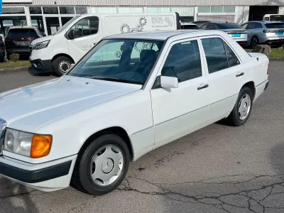 Gebraucht Mercedes 200 118 PS (86 kW) 1990 Weiß Limousine