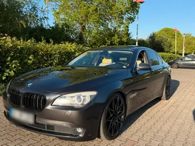 Gebraucht BMW 740 306 PS (225 kW) 2012 Andere farben Limousine