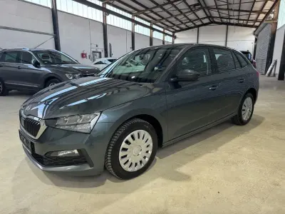 Gebraucht Skoda Scala Active 116 PS (85 kW) 2019 Grau Kleinwagen