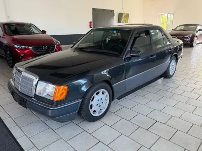 Usata Mercedes E230 132 CV (97 kW) 1992 Nero Berlina