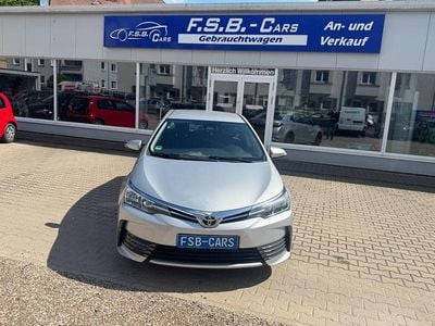 Second-hand Toyota Corolla Cool 99 CP (72 kW) 2017 Argintiu Berlinǎ