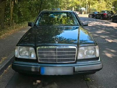 Gebraucht Mercedes 230 116 PS (85 kW) 1992 Schwarz Kombi