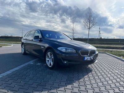gebraucht BMW 530 ×Drive Touring/ HUD/ Softclose/Keyless Go, Panorama.