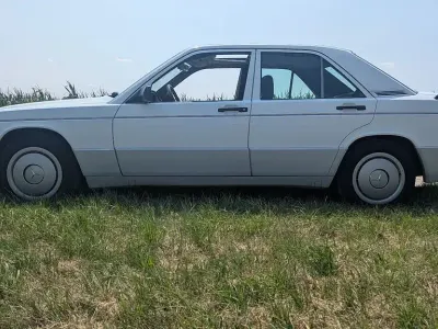 Gebraucht Mercedes 190 102 PS (75 kW) 1991 Weiß Limousine