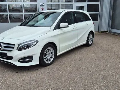 Używany Mercedes B200 156 KM (114 kW) 2017 Biały Minivan