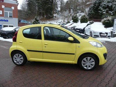 Gebraucht Peugeot 107 68 PS (50 kW) 2013 Gelb Kleinwagen