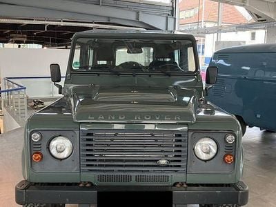 Grün Gebraucht 2013 Land Rover Defender Kombi | 49.500 € (Superpreis)