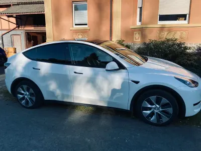 Gebraucht Tesla Model Y Standard Range 2022 Weiß SUV