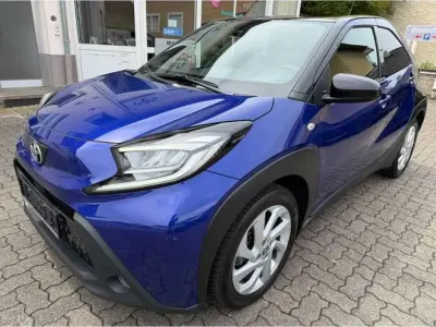 Gebraucht Toyota Aygo X Pulse 72 PS (52 kW) 2022 Juniper blue / black mica (metallic) SUV