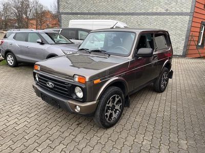 gebraucht Lada niva URBAN 1.7i 4x4 +AC+SITZHEIZUNG+ALU+RADIO+SOFORT+