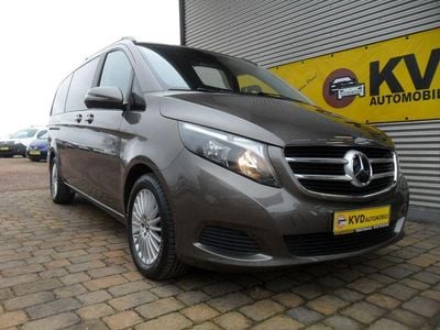 Grau Gebraucht 2018 Mercedes V220 Edition Van / Kleinbus | 34.500 € (Fairer Preis)