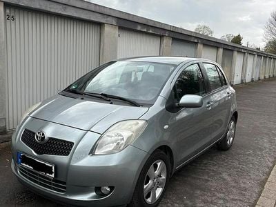 Gebraucht Toyota Yaris 87 PS (63 kW) 2005 Grau Kleinwagen
