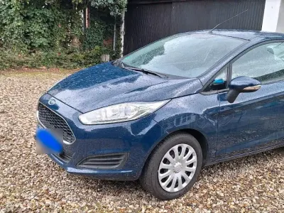 Gebraucht Ford Fiesta 70 PS (51 kW) 2016 Blau Kleinwagen