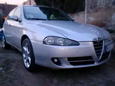 Gebraucht Alfa Romeo 147 120 PS (88 kW) 2007 Grau Kleinwagen