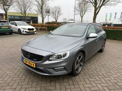 Używany Volvo V60 288 KM (211 kW) 2015 Szary Kombi