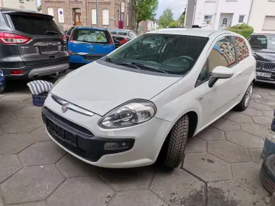 Gebraucht Fiat Punto Dynamic 77 PS (56 kW) 2010 Weiss Kleinwagen