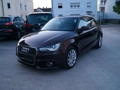 Gebraucht Audi A1 Ambition 90 PS (66 kW) 2014 Rot Kleinwagen