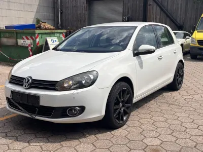 Gebraucht VW Golf VI 122 PS (89 kW) 2010 Weiß Kleinwagen