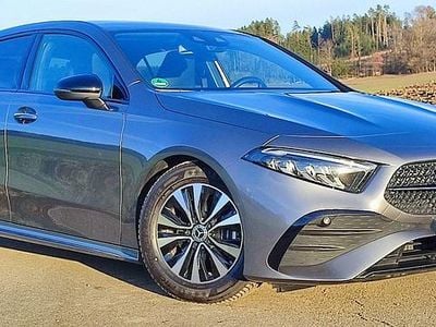 Gebraucht Mercedes A200 AMG line 163 PS (119 kW) 2024 Grau Limousine