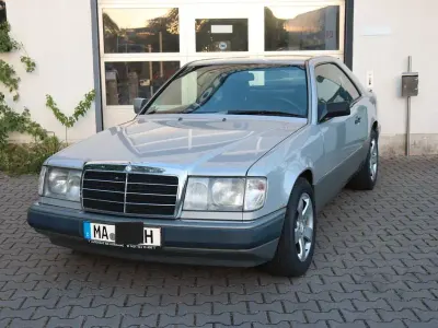Gebraucht Mercedes 300 179 PS (131 kW) 1990 Silber Coupé
