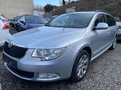 gebraucht Skoda Superb 2.0 TDI Combi Leder Navi Xenon Panor. Alu