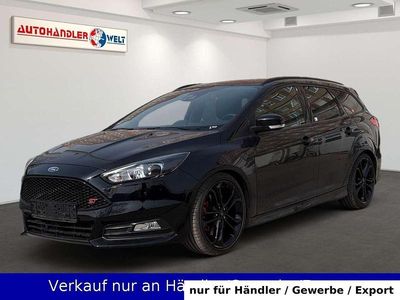 Begagnad Ford Focus ST 250 HK (183 kW) 2017 Svart Kombi