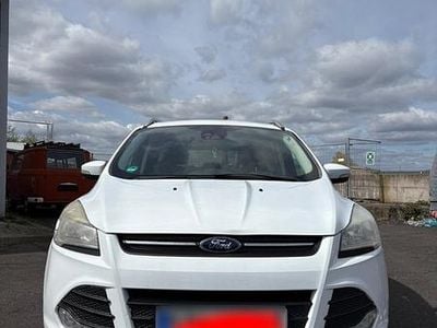 Gebraucht Ford Kuga 140 PS (102 kW) 2014 Weiß SUV