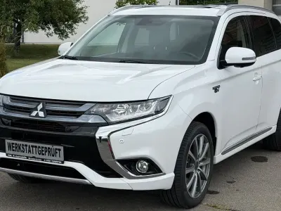 Gebraucht Mitsubishi Outlander P-HEV Top 121 PS (88 kW) 2016 Weiß SUV