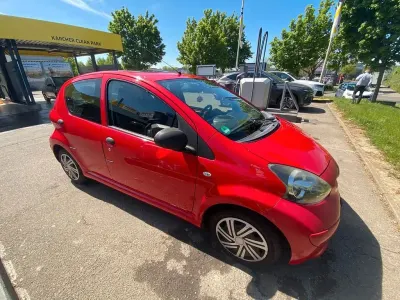 Brugt Toyota Aygo 68 HK (50 kW) 2008 Rød Hatchback