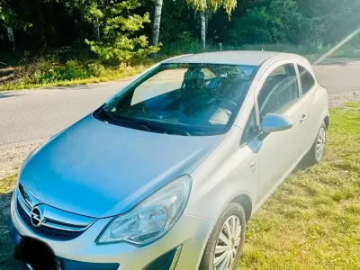 Gebraucht Opel Corsa 86 PS (63 kW) 2011 Silber Kleinwagen