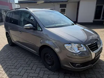 Gebraucht VW Touran Trendline 140 PS (102 kW) 2010 Slate grey metallic Van / Kleinbus